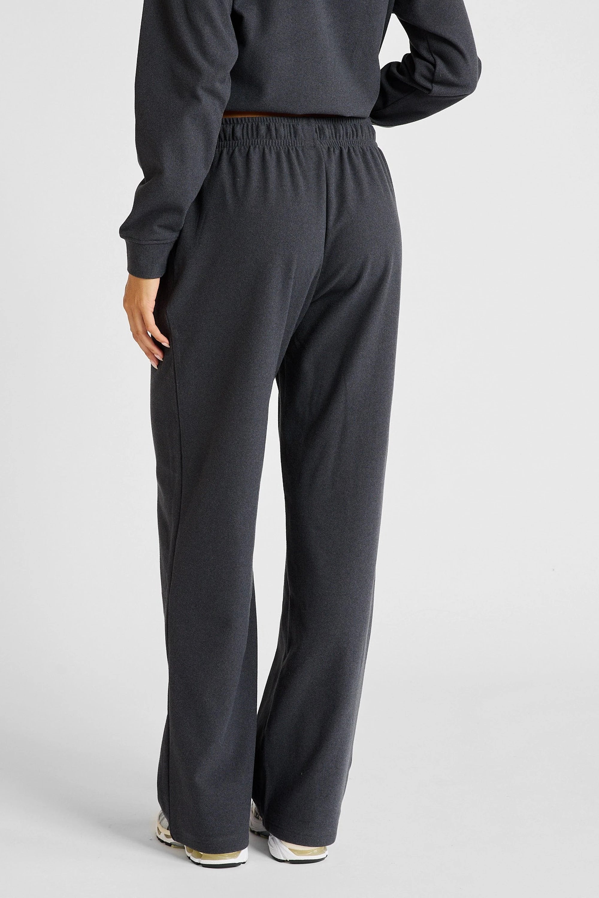 ALLFENIX Micro-Rib Wide Leg Trackpant in Charcoal, view 4