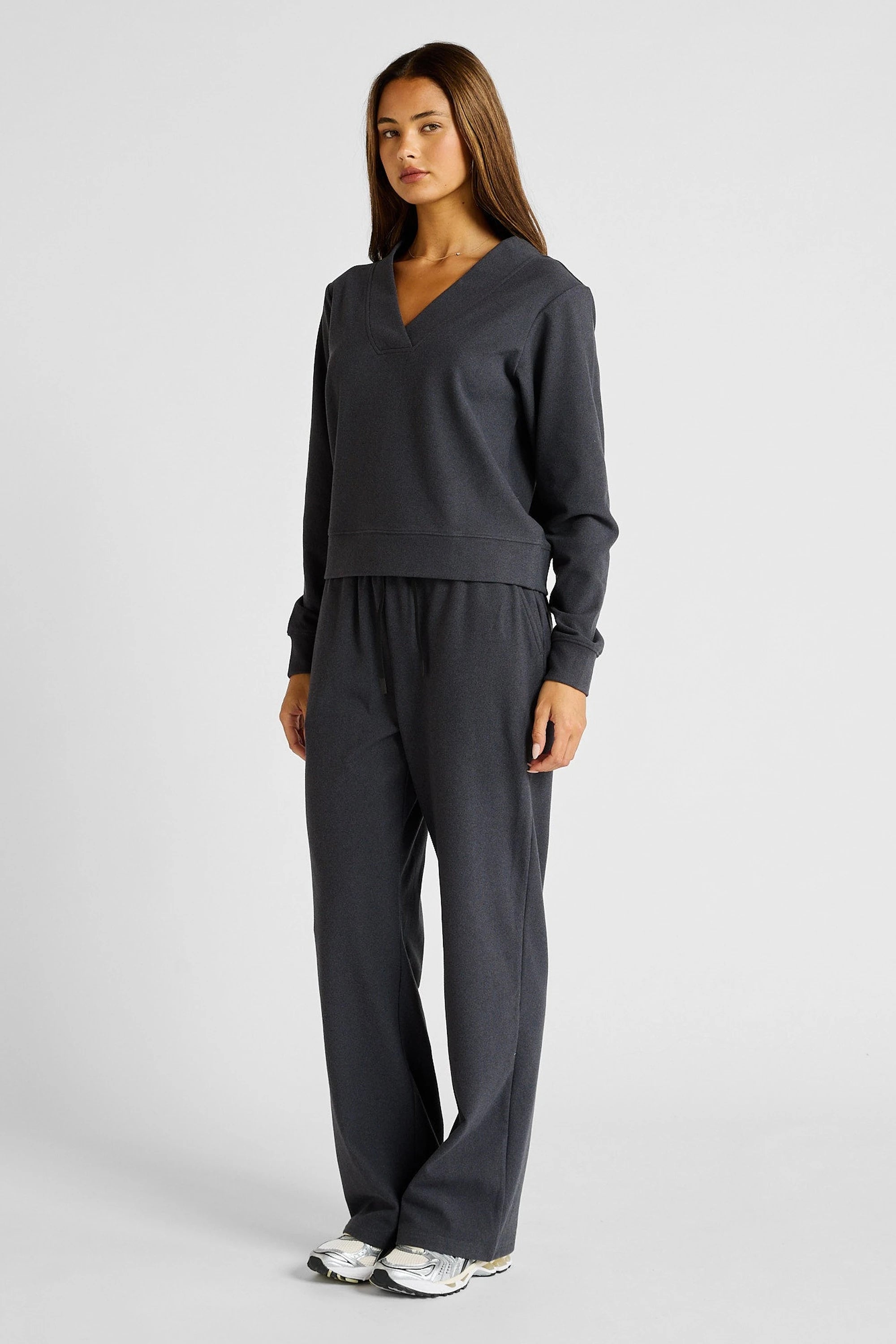 ALLFENIX Micro-Rib V-Neck Cropped Sweater in Charcoal, view 4