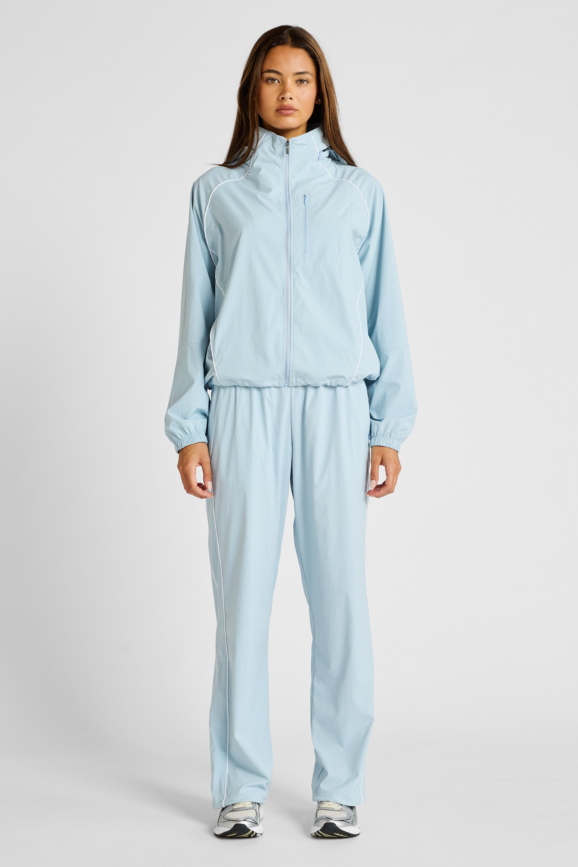 Spray Contrast Piping Windbreaker - Sky Blue and White