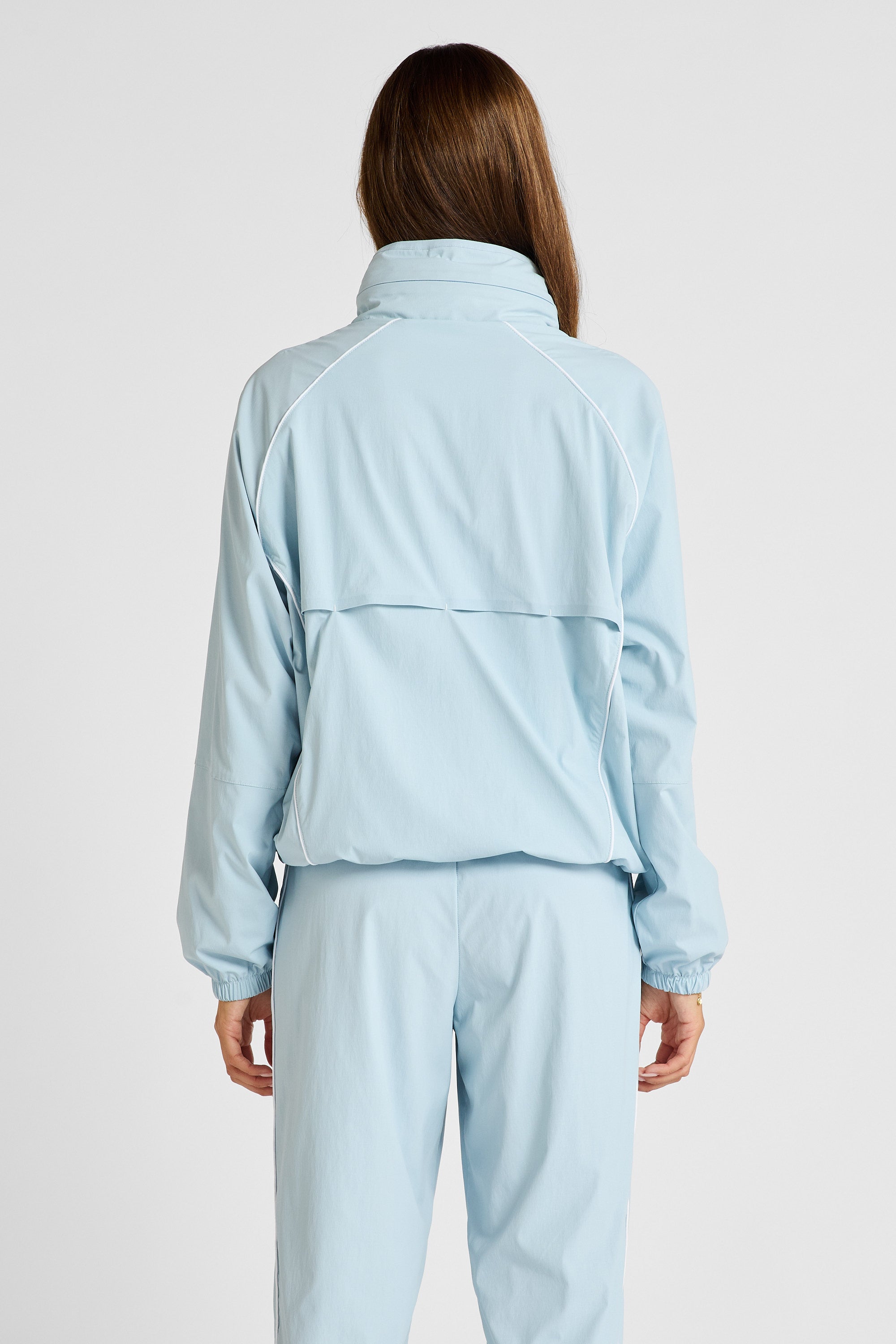 Spray Contrast Piping Windbreaker - Sky Blue and White