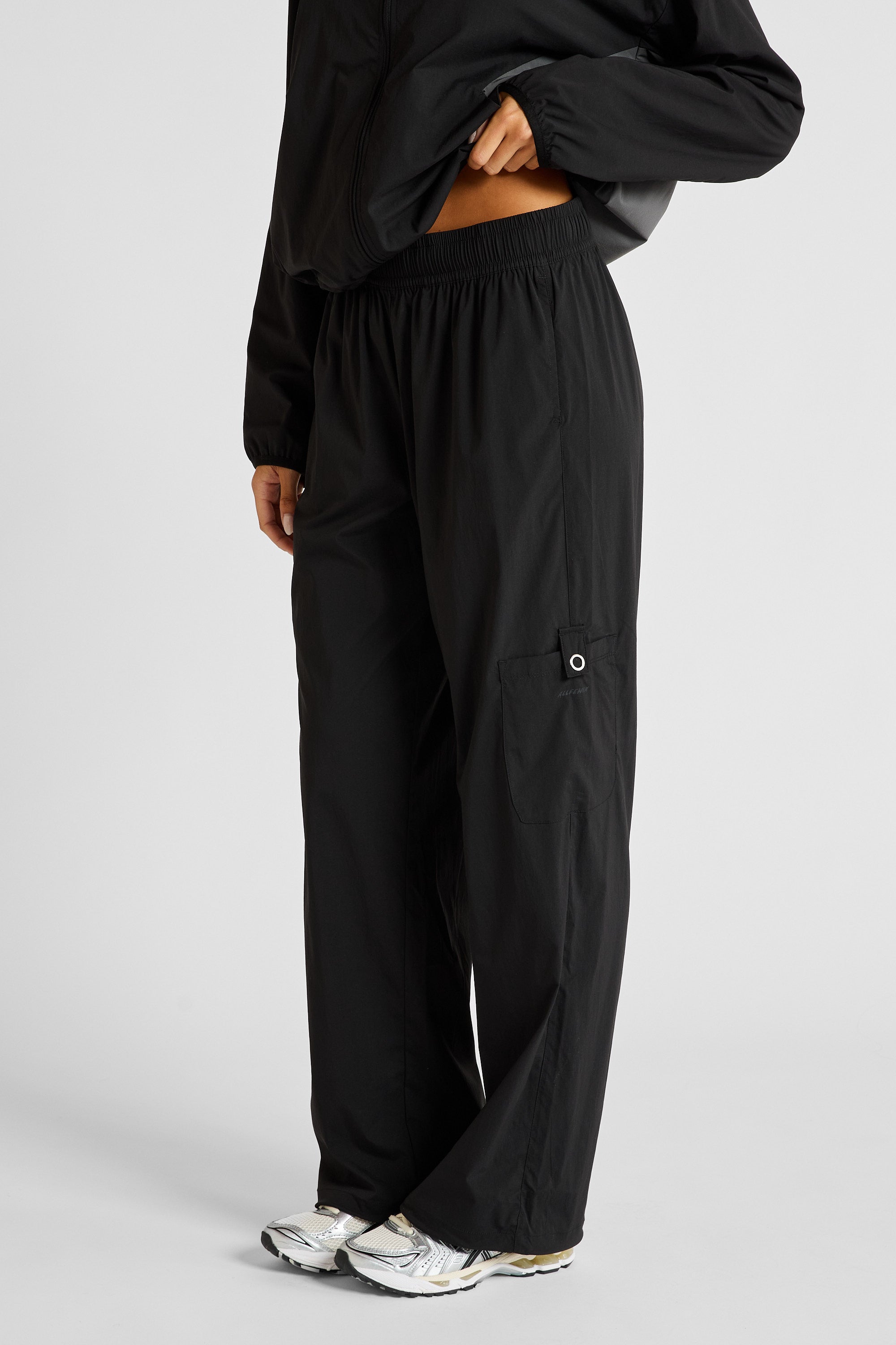 Spray Wide Leg Pocket Pant - Black