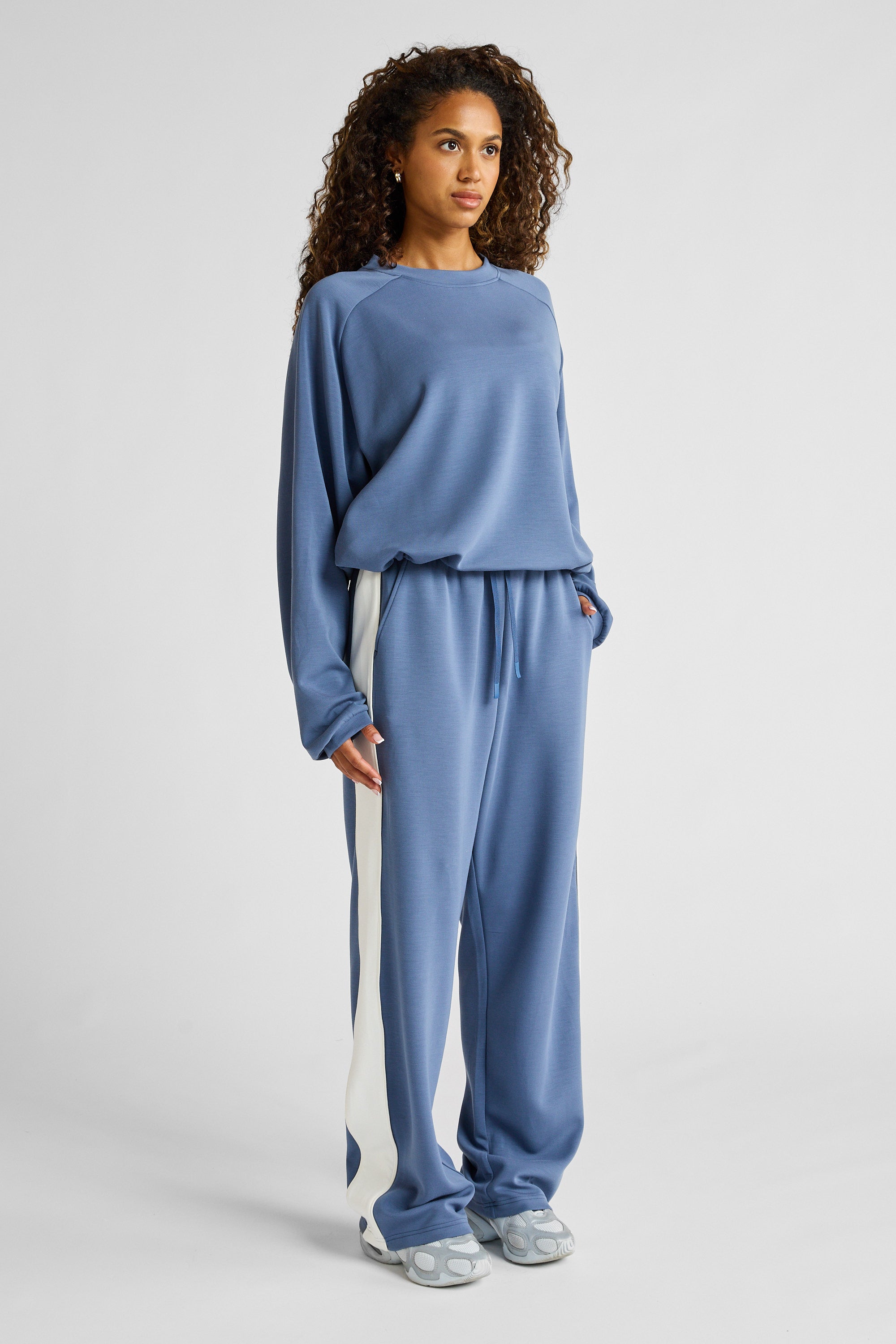 ALLFENIX Soft Essentials Cropped Crew Neck Set in Blue Indigo, view 3