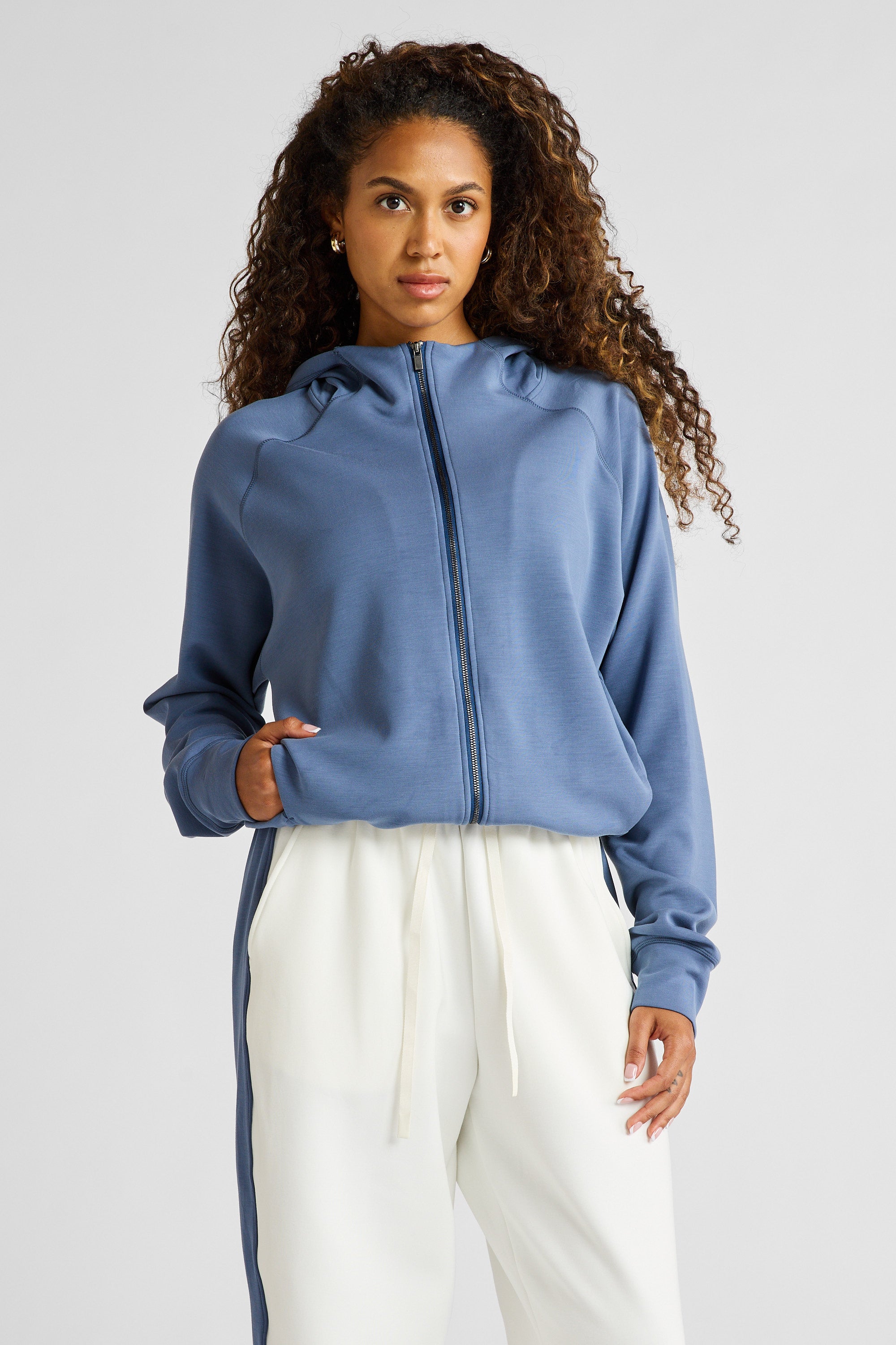ALLFENIX Soft Essentials Cropped Hoodie in Blue Indigo