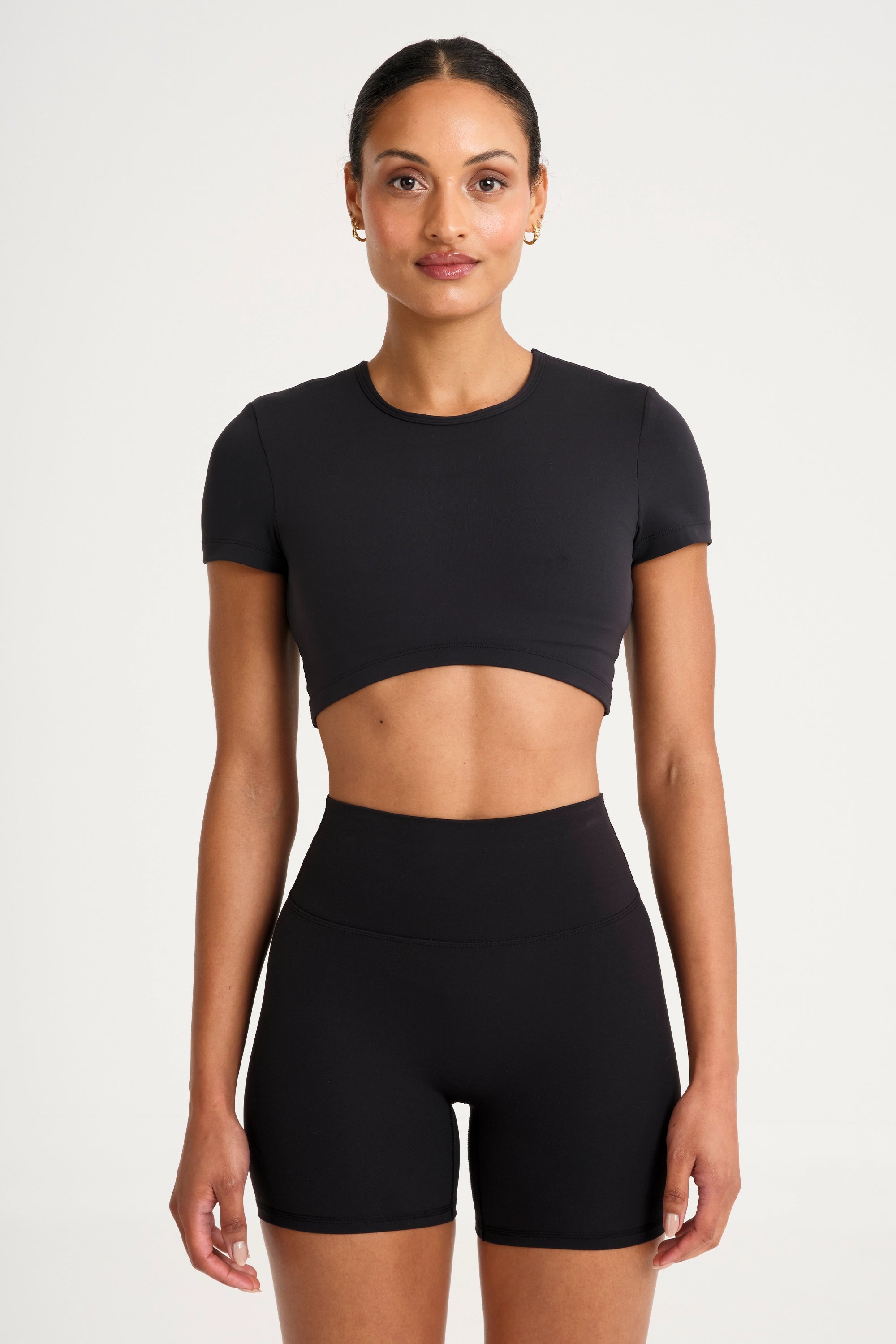 ALLFENIX CloudCore™ Cropped Built-In Bra Tee - Black