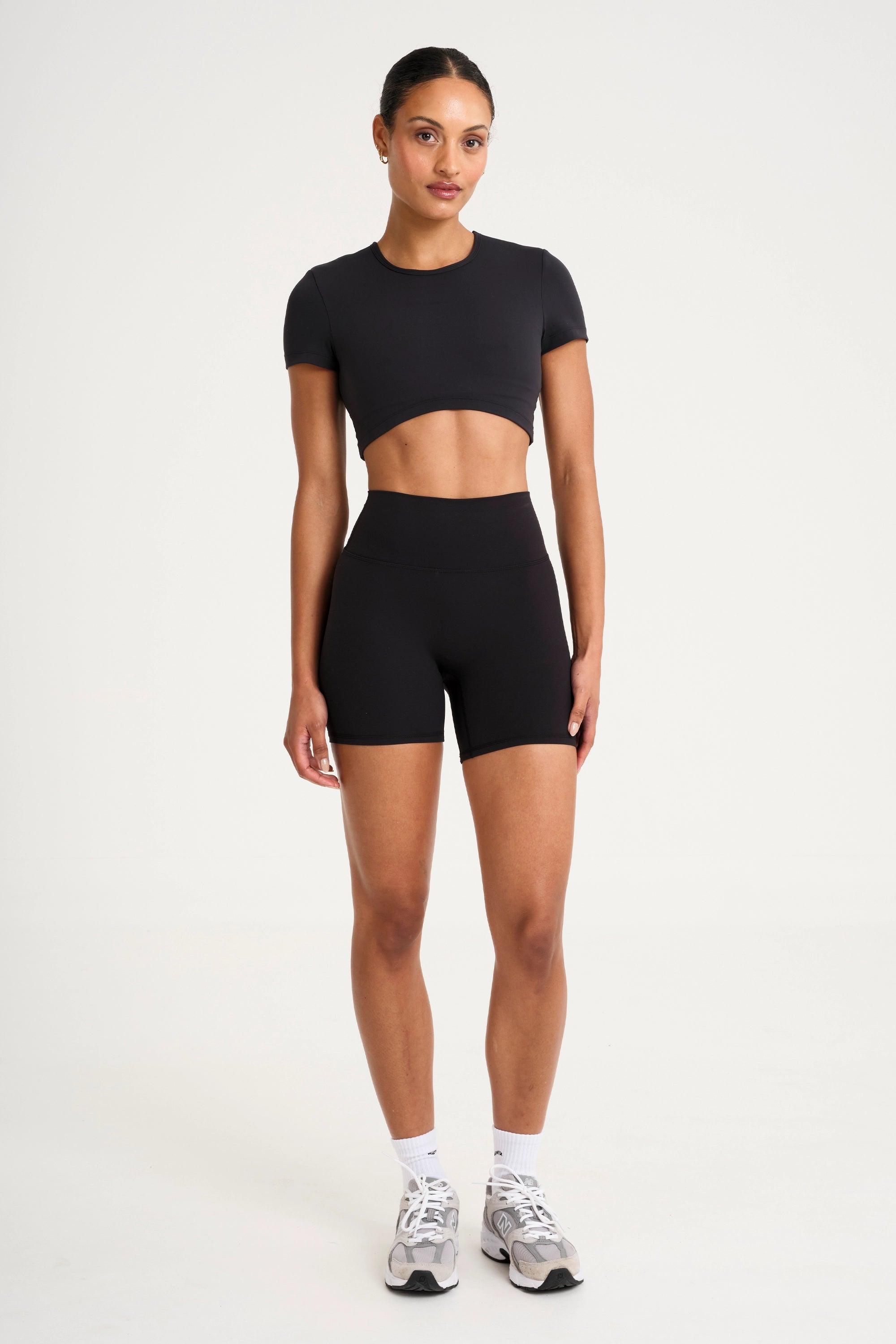 ALLFENIX CloudCore™ Cropped Built-In Bra Tee - Black