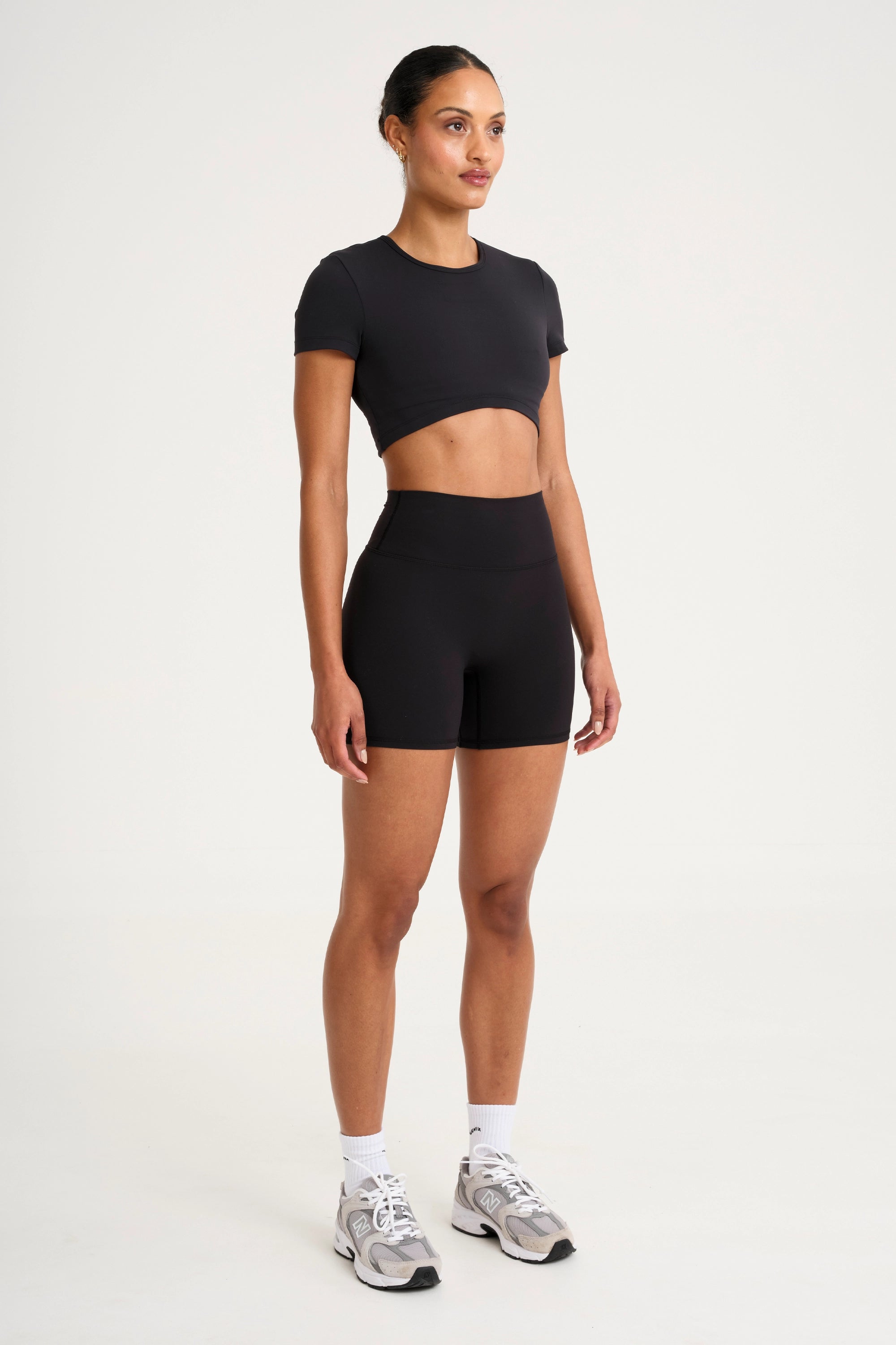 ALLFENIX CloudCore™ Cropped Built-In Bra Tee - Black