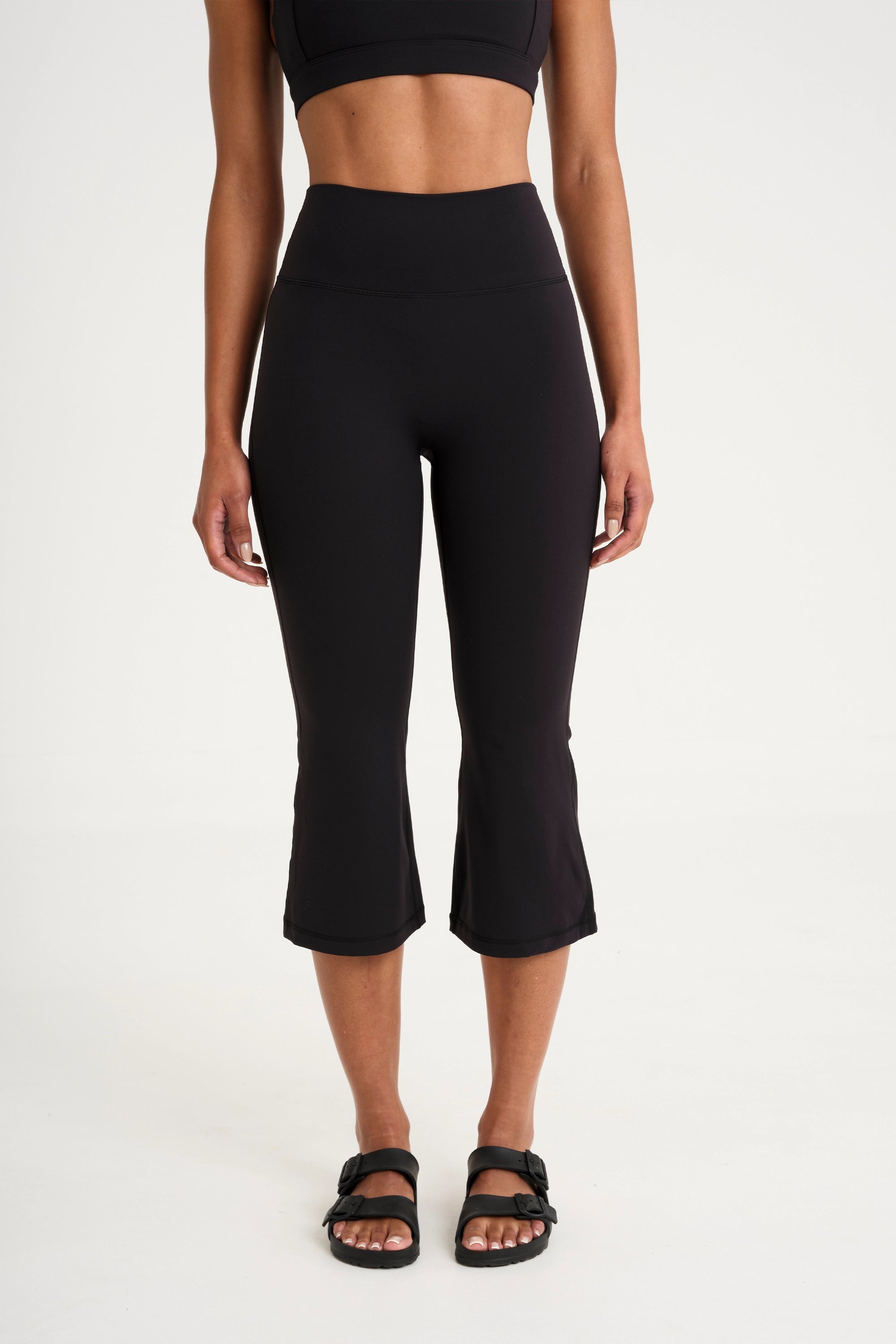 ALLFENIX CloudCore Cropped Flared Legging