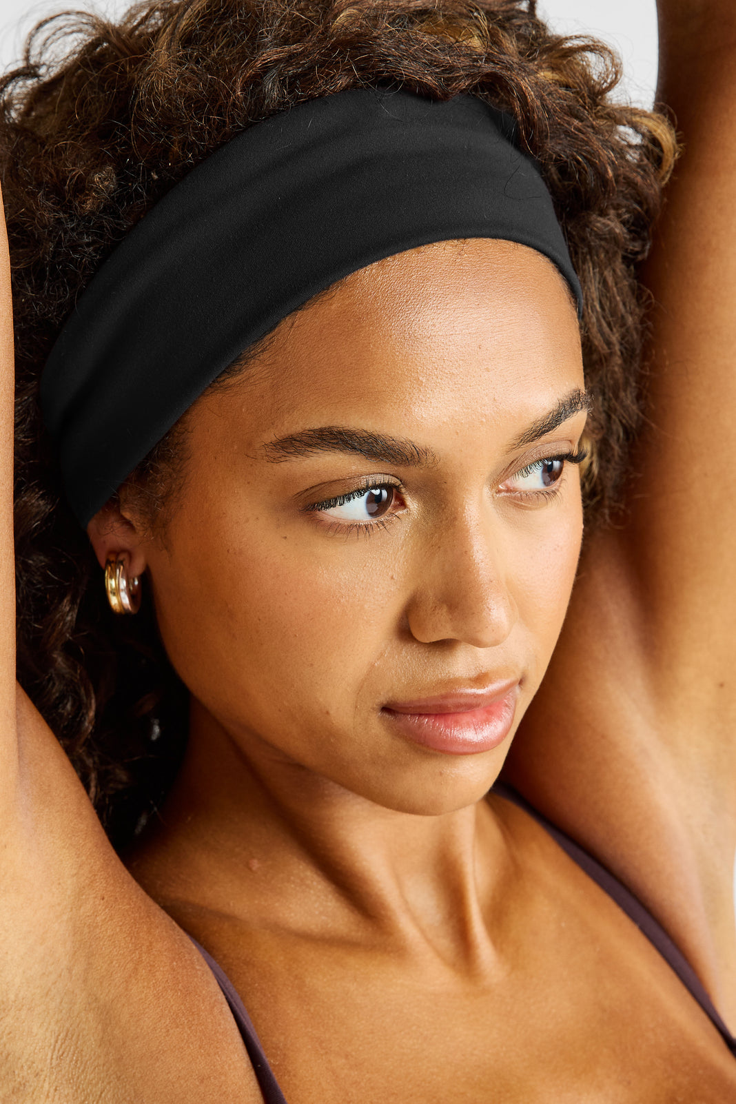 ALLFENIX CloudCore Headband in Black, worn side view
