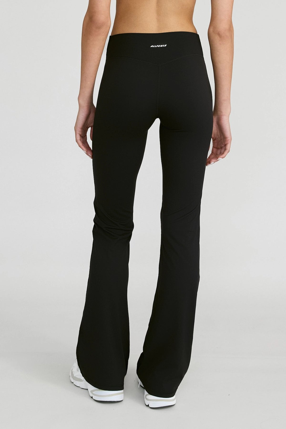 ALLFENIX CloudCore™ V-Waist Flared Legging - Onyx