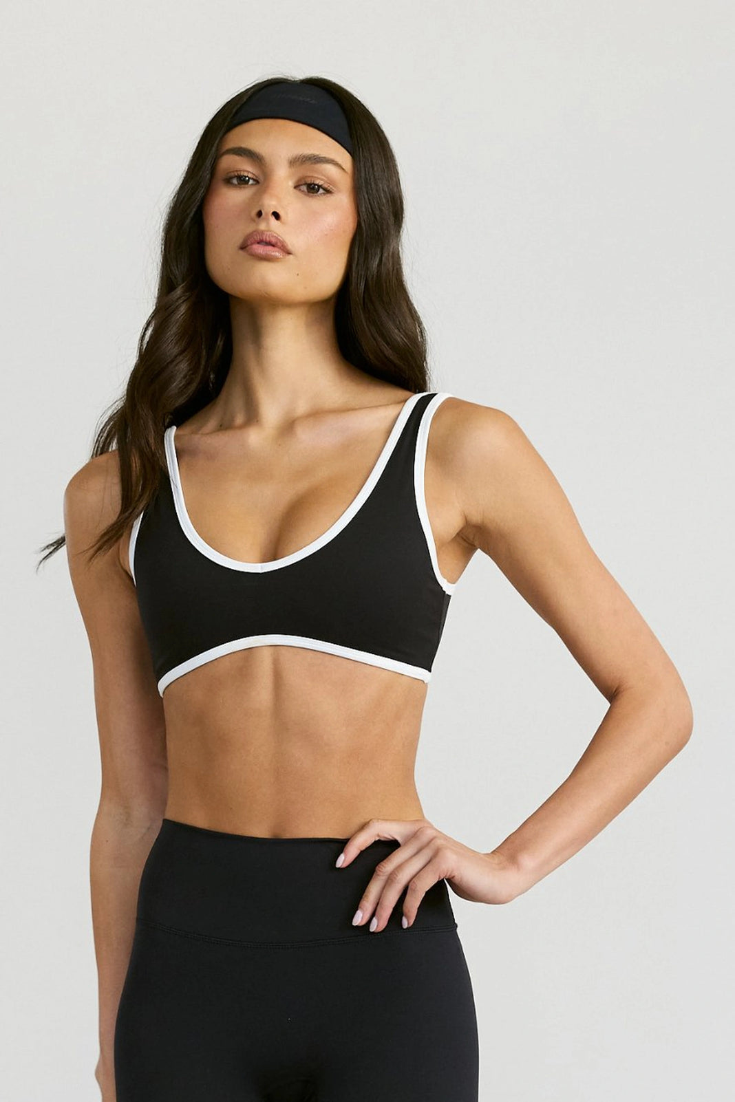 ALLFENIX CloudCore™ Hi Lo Sports Bra - Onyx