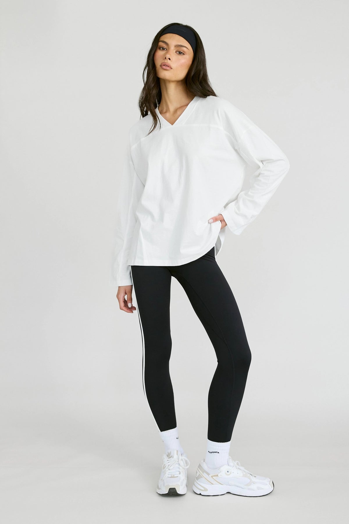 Oversized V-Neck Long Sleeve - Chalk