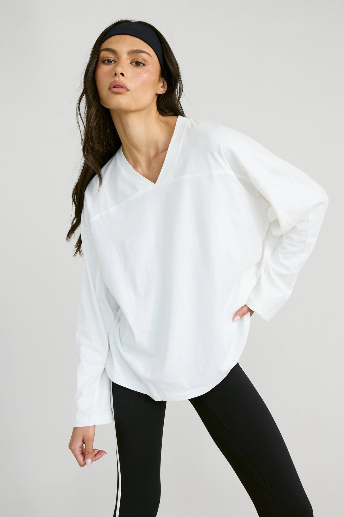 Oversized V-Neck Long Sleeve - Chalk