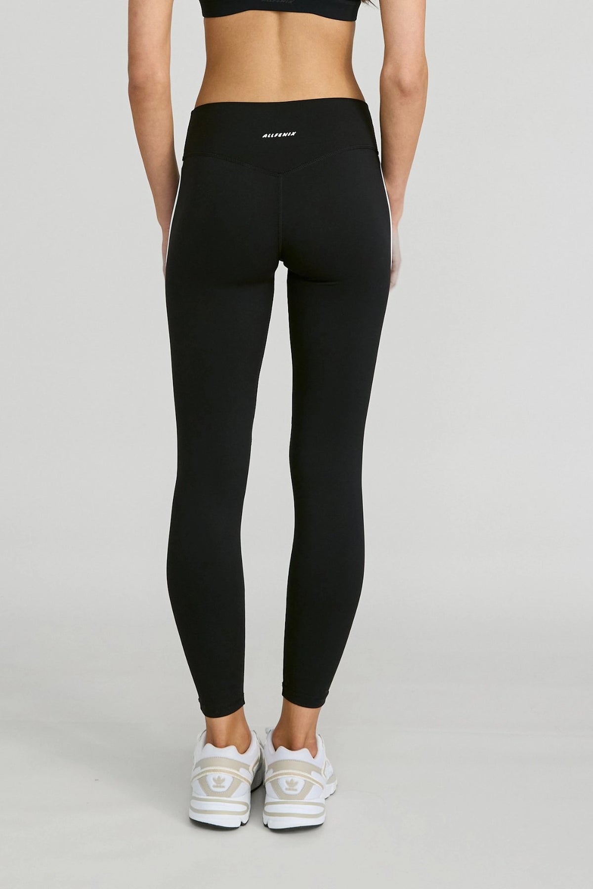 ALLFENIX CloudCore™ Contrast Stripe Mid-Rise 7/8 Legging - Onyx
