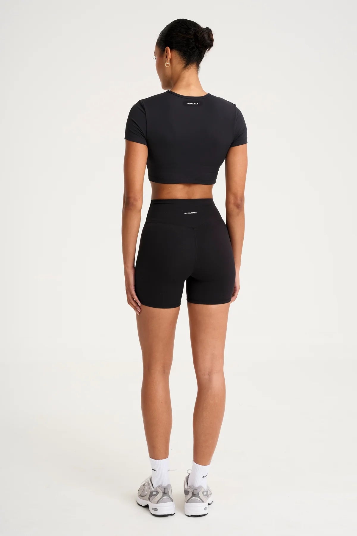 ALLFENIX CloudCore™ Cropped Built-In Bra Tee - Black