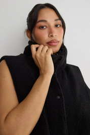 Reversible Sherpa Vest - Black