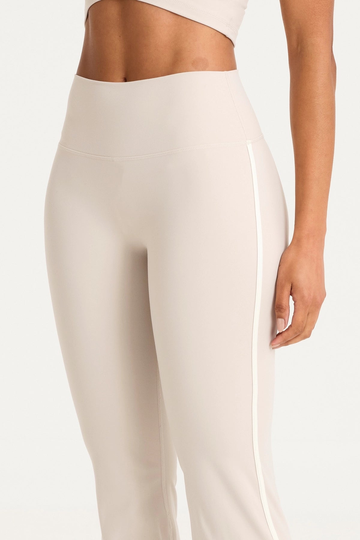 ALLFENIX CloudCore Contrast Flared Legging