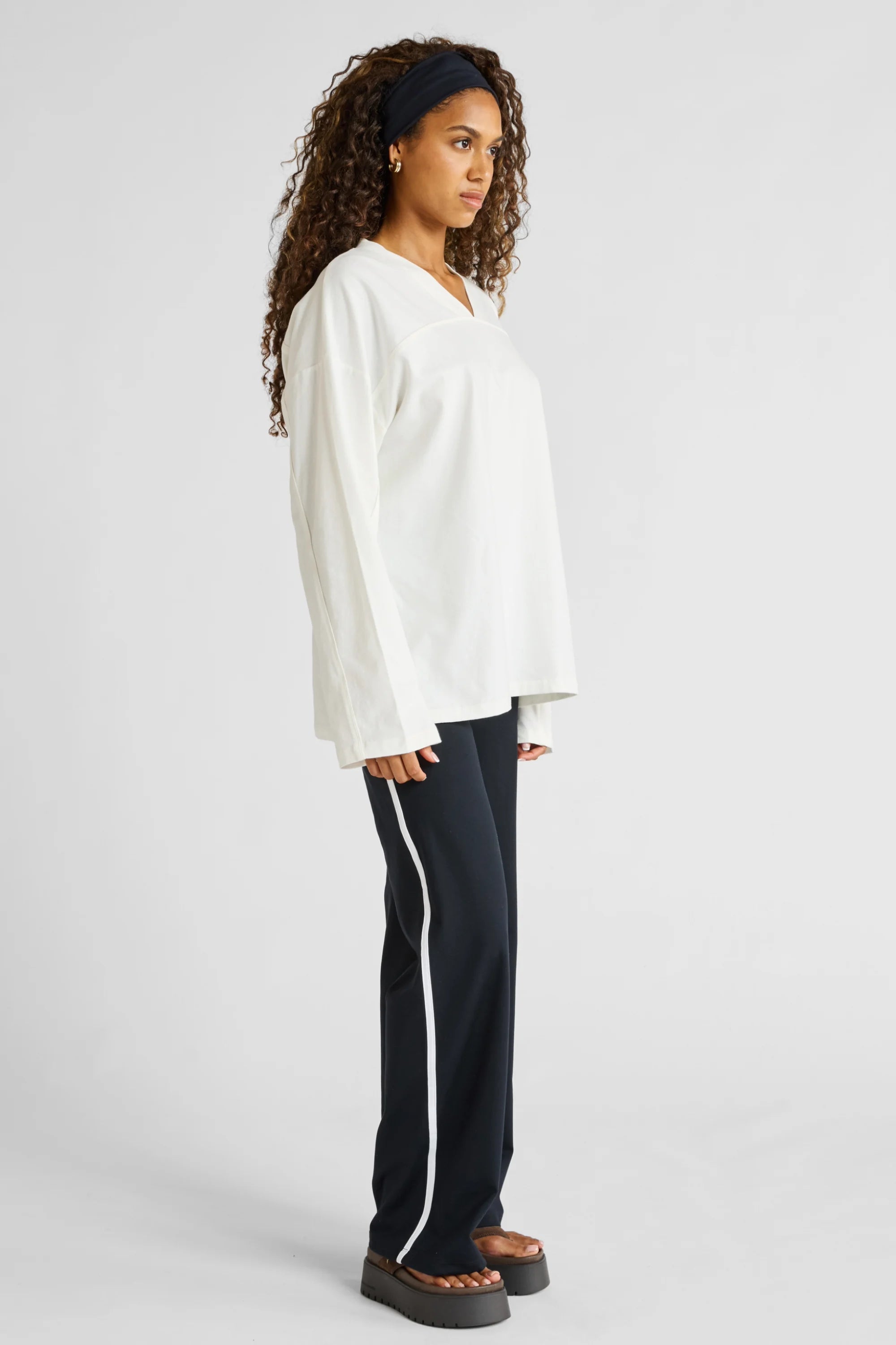 Oversized V-Neck Long Sleeve - Chalk
