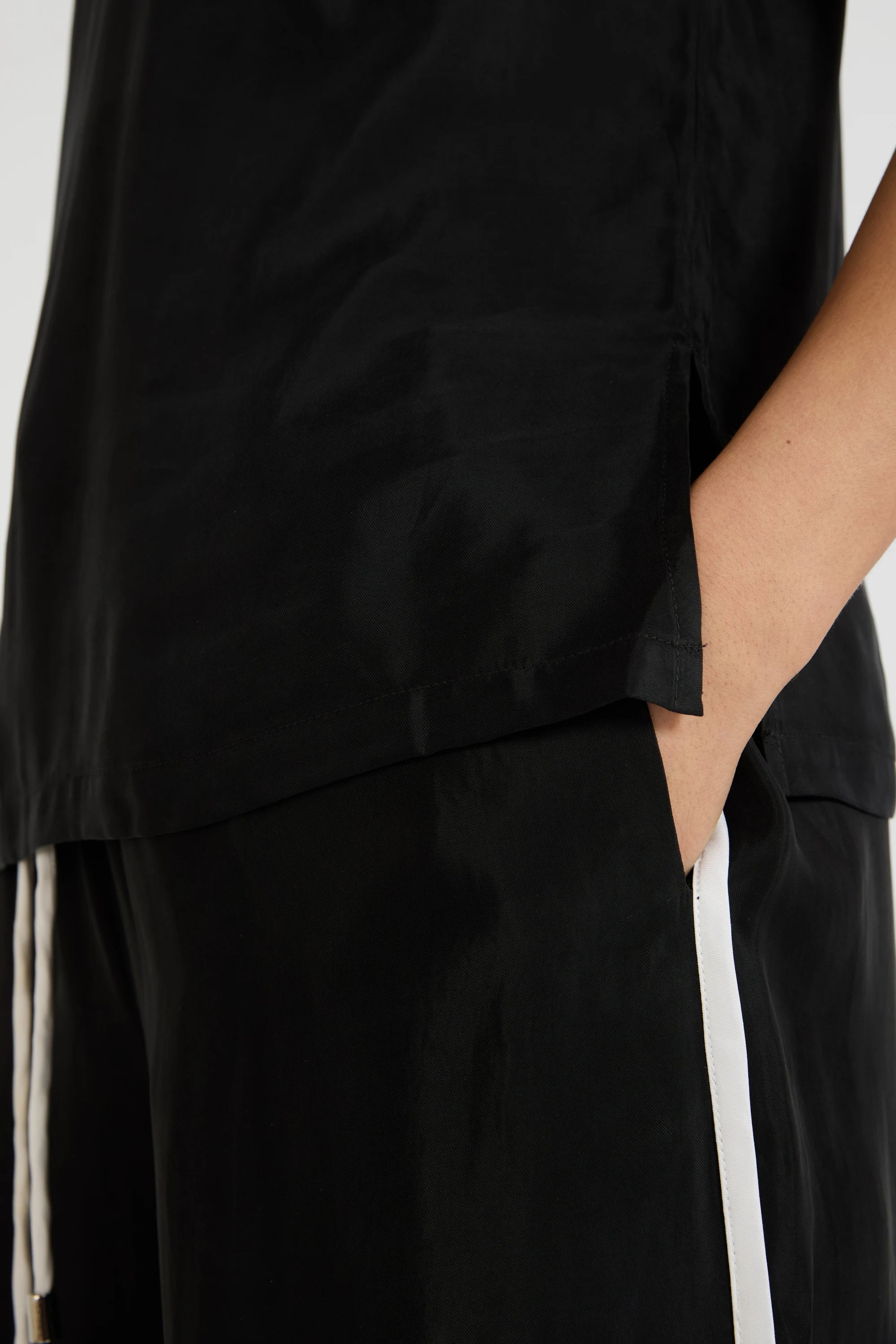 ALLFENIX Cupro Contrast Pant - Black